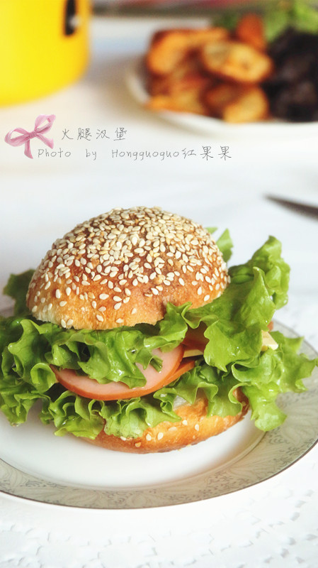 <a href=/shicai/rouqin/HuoTui/index.html target=_blank><u>火腿</u></a>汉堡的做法