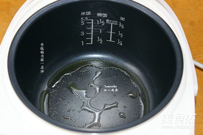 酱香<a href=/shicai/rouqin/JiTui/index.html target=_blank><u>鸡腿</u></a>(电饭锅版)的做法