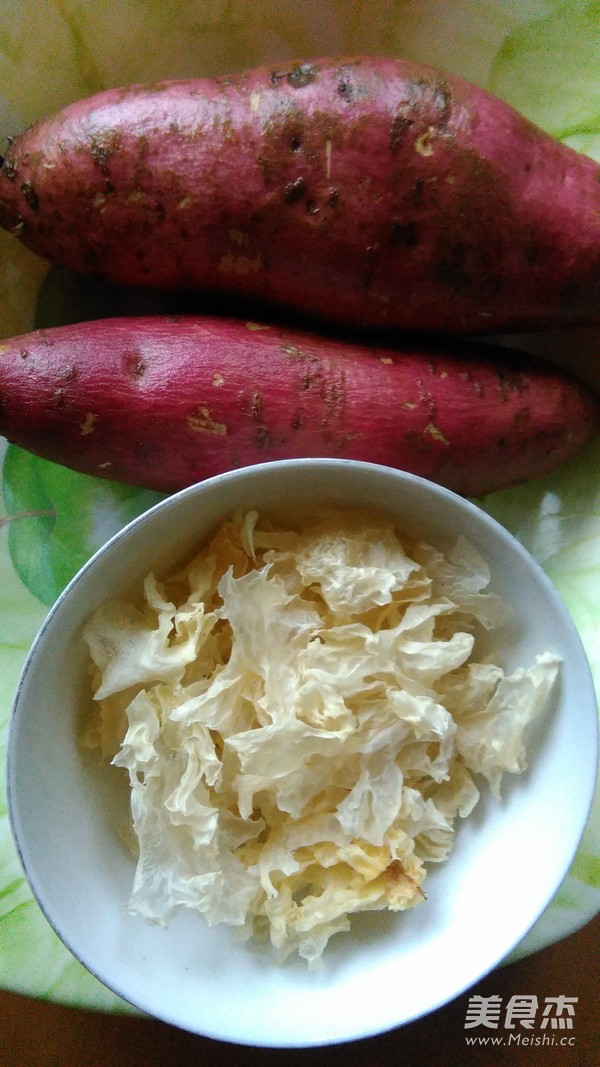 <a href=/shicai/shucai/ZiShu/index.html target=_blank><u>紫薯</u></a><a href=/shicai/shucai/YinEr/index.html target=_blank><u>银耳</u></a>的做法