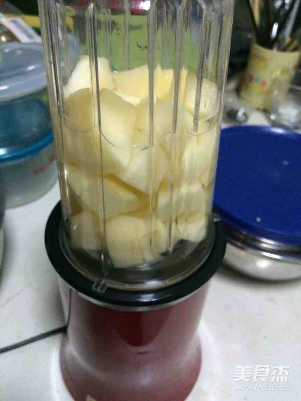 <a href=/shicai/guopin/PingGuo/index.html target=_blank><u>苹果</u></a>汁的做法