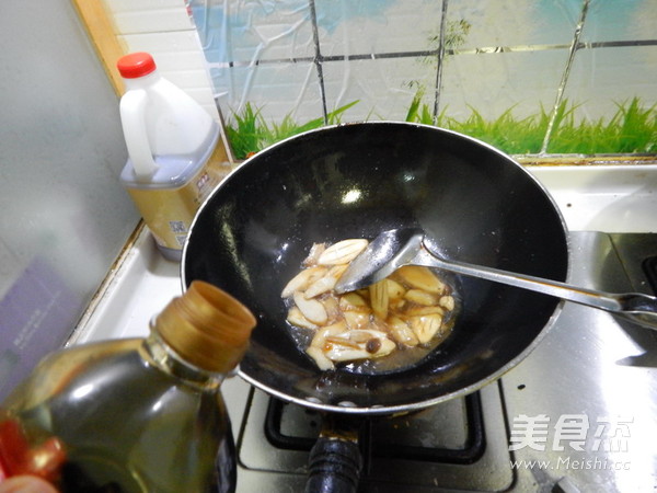 蚝油<a href=/shicai/shucai/XingBaoGu/index.html target=_blank><u><a href=/shicai/guopin/Xing/index.html target=_blank><u>杏</u></a>鲍菇</u></a>的做法