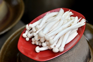 海鲜菌香臊子步骤1