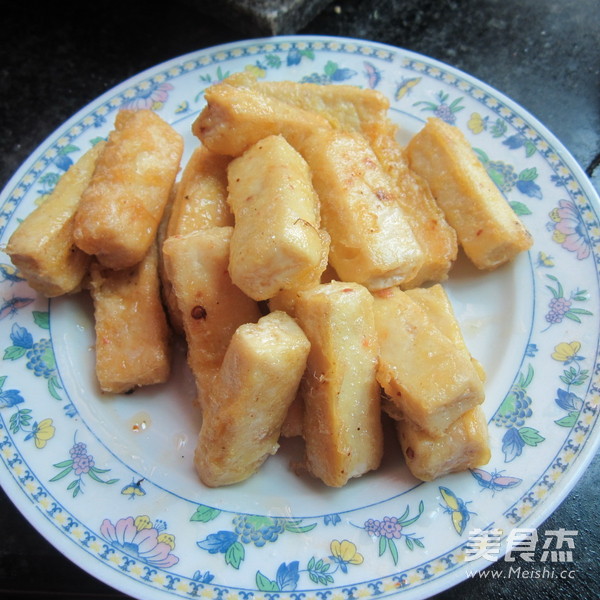 <a href=/shicai/mimian/HeiDou/index.html target=_blank><u>黑豆</u></a>豉煮<a href=/shicai/mimian/DouFu/index.html target=_blank><u>豆腐</u></a>的做法