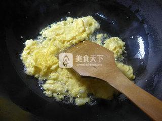 <a href=/shicai/shucai/JiuCai/index.html target=_blank><u>韭菜</u></a><a href=/shicai/rouqin/JiDan/index.html target=_blank><u>鸡蛋</u></a>炒绿<a href=/shicai/shucai/DouYa/index.html target=_blank><u>豆芽</u></a>