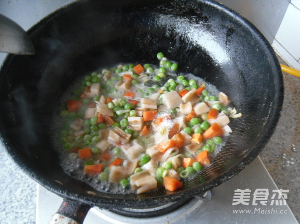 <a href=/shicai/shucai/LianOu/index.html target=_blank><u>莲<a href=/shicai/shucai/Ou/index.html target=_blank><u>藕</u></a></u></a><a href=/shicai/shucai/WanDou/index.html target=_blank><u>豌豆</u></a>粒的做法