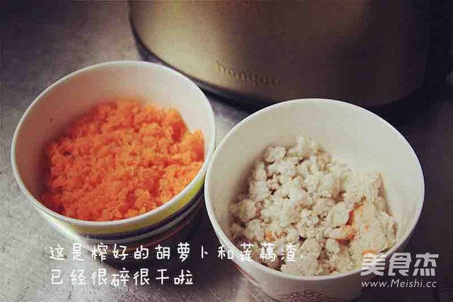 一<a href=/shicai/shucai/Ou/index.html target=_blank><u>藕</u></a>双吃：<a href=/shicai/shucai/HuLuoBo/index.html target=_blank><u>胡<a href=/shicai/shucai/LuoBo/index.html target=_blank><u>萝卜</u></a></u></a><a href=/shicai/shucai/Ou/index.html target=_blank><u>藕</u></a>丸+冰糖<a href=/shicai/shucai/LianOu/index.html target=_blank><u>莲<a href=/shicai/shucai/Ou/index.html target=_blank><u>藕</u></a></u></a>羹的做法