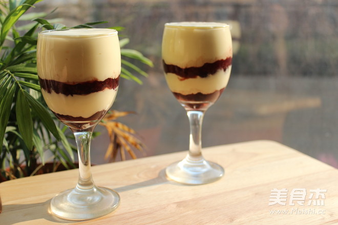 果酱<a href=/shicai/mimian/NaiLao/index.html target=_blank><u>奶酪</u></a>杯的做法