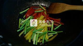 干煸<a href=/shicai/rouqin/NiuRou/index.html target=_blank><u>牛肉</u></a>丝