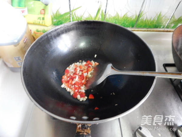 回锅<a href=/shicai/shucai/Ou/index.html target=_blank><u>藕</u></a>片的做法