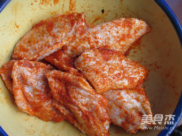 #圣诞节#蜜汁奥尔良烤<a href=/shicai/rouqin/JiChi/index.html target=_blank><u>鸡翅</u></a>的做法