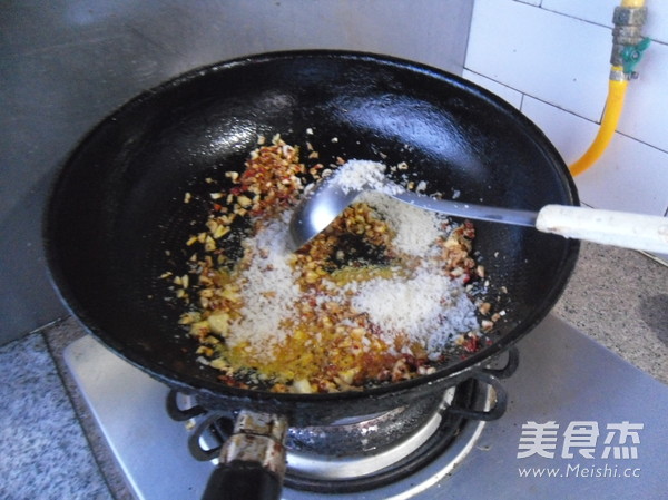 蒜香<a href=/shicai/shucai/XingBaoGu/index.html target=_blank><u><a href=/shicai/guopin/Xing/index.html target=_blank><u>杏</u></a>鲍菇</u></a>的做法