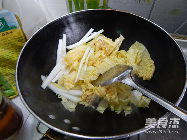 <a href=/shicai/shucai/BaiCai/index.html target=_blank><u>白菜</u></a><a href=/shicai/mimian/FuZhu/index.html target=_blank><u>腐竹</u></a><a href=/shicai/mimian/NianGao/index.html target=_blank><u>年糕</u></a>的做法