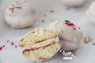 白<a href=/shicai/mimian/QiaoKeLi/index.html target=_blank><u>巧克力</u></a>蛋黄派