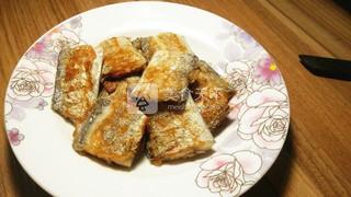 煎<a href=/shicai/shuichanpin/DaiYu/index.html target=_blank><u>带鱼</u></a>