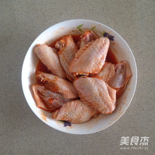 奥尔良<a href=/shicai/rouqin/JiChi/index.html target=_blank><u>鸡翅</u></a>的做法