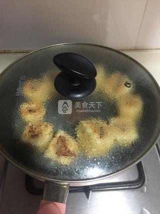 油<a href=/shicai/mimian/DouFu/index.html target=_blank><u>豆腐</u></a>酿肉