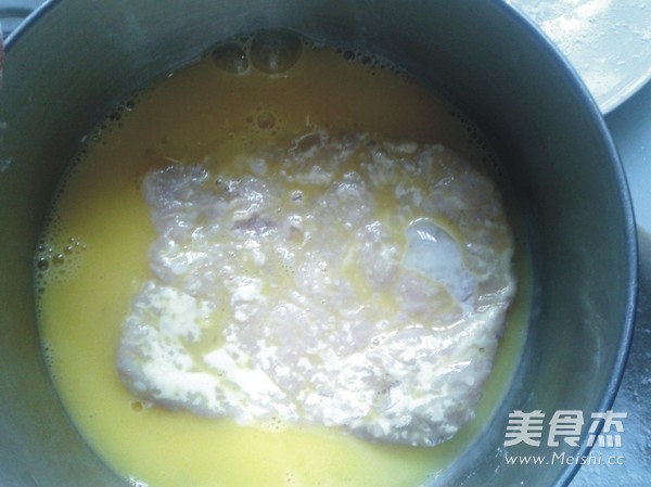 咖哩<a href=/shicai/rouqin/ZhuPai/index.html target=_blank><u>猪排</u></a>配<a href=/shicai/mimian/MiFan/index.html target=_blank><u>米饭</u></a>的做法