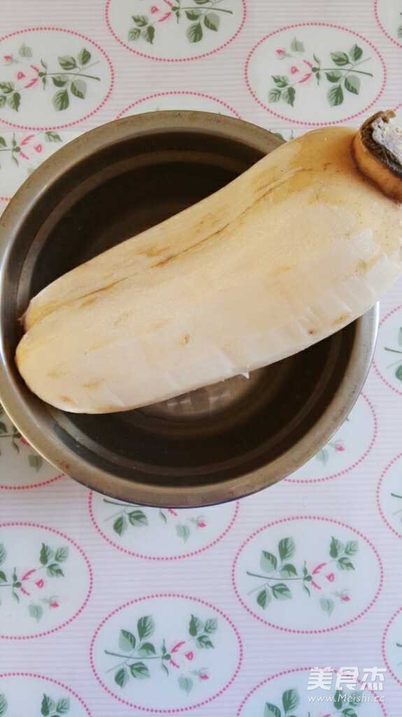 <a href=/shicai/shucai/GuiHua/index.html target=_blank><u>桂花</u></a>糖<a href=/shicai/mimian/NuoMi/index.html target=_blank><u>糯米</u></a><a href=/shicai/shucai/LianOu/index.html target=_blank><u>莲<a href=/shicai/shucai/Ou/index.html target=_blank><u>藕</u></a></u></a>的做法