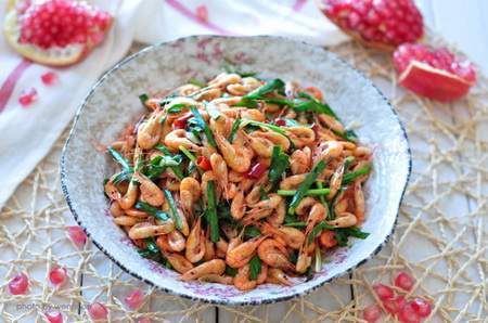 <a href=/shicai/shucai/JiuCai/index.html target=_blank><u>韭菜</u></a>炒河虾的做法