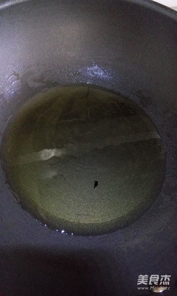 鱼香虎皮<a href=/shicai/rouqin/AnChun/index.html target=_blank><u>鹌鹑</u></a>蛋的做法