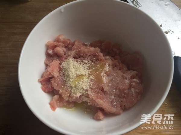 煎酿<a href=/shicai/shucai/QieZi/index.html target=_blank><u>茄子</u></a>的做法