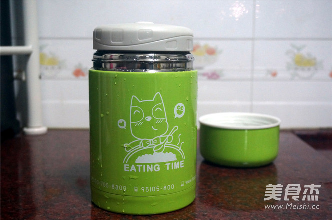 #恒大兴安#焖烧腊<a href=/shicai/rouqin/YaTou/index.html target=_blank><u>鸭头</u></a>稀饭的做法