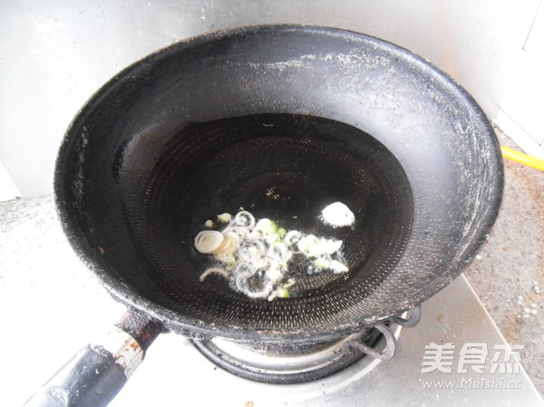 <a href=/shicai/shucai/LianOu/index.html target=_blank><u>莲<a href=/shicai/shucai/Ou/index.html target=_blank><u>藕</u></a></u></a><a href=/shicai/shucai/WanDou/index.html target=_blank><u>豌豆</u></a>粒的做法