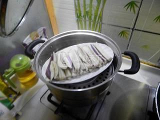 <a href=/shicai/rouqin/HuoTui/index.html target=_blank><u>火腿</u></a>蒸<a href=/shicai/shucai/QieZi/index.html target=_blank><u>茄子</u></a>