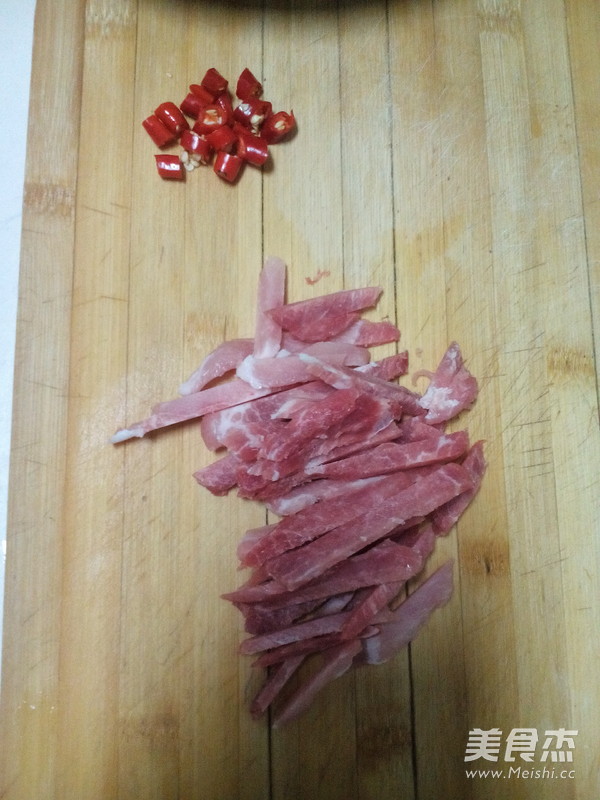 辣炒扁<a href=/shicai/mimian/YunDou/index.html target=_blank><u>芸豆</u></a>的做法