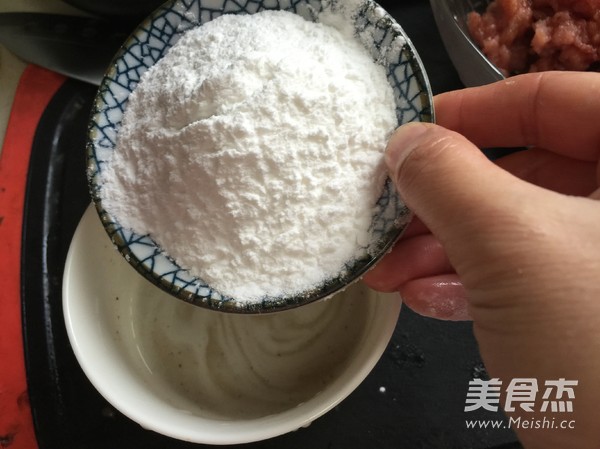 自制蒜味脆皮肠的做法