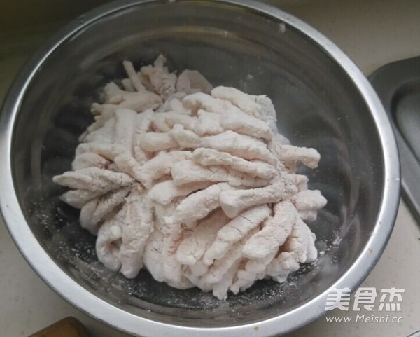 <a href=/shicai/shucai/JuHua/index.html target=_blank><u>菊花</u></a>鱼的做法