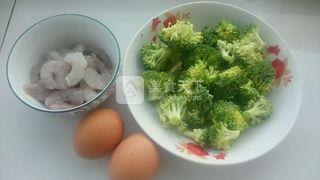 虾球<a href=/shicai/shucai/XiLanHua/index.html target=_blank><u>西兰花</u></a>