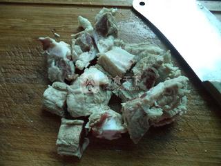 红<a href=/shicai/shucai/LuoBo/index.html target=_blank><u>萝卜</u></a>烧<a href=/shicai/rouqin/PaiGu/index.html target=_blank><u>排骨</u></a>