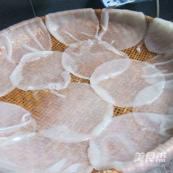 <a href=/shicai/mimian/FenPi/index.html target=_blank><u>粉皮</u></a>炒肉的做法