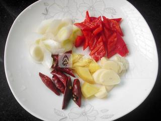 干煸<a href=/shicai/rouqin/LaRou/index.html target=_blank><u>腊肉</u></a><a href=/shicai/shucai/XingBaoGu/index.html target=_blank><u><a href=/shicai/guopin/Xing/index.html target=_blank><u>杏</u></a>鲍菇</u></a>