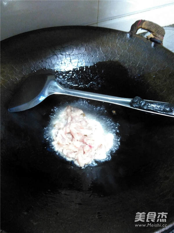 <a href=/shicai/shucai/XingBaoGu/index.html target=_blank><u><a href=/shicai/guopin/Xing/index.html target=_blank><u>杏</u></a>鲍菇</u></a>肉丝的做法