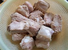 糖<a href=/shicai/diaoweipin/Cu/index.html target=_blank><u>醋</u></a><a href=/shicai/rouqin/PaiGu/index.html target=_blank><u>排骨</u></a>