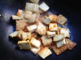 火麻油炒<a href=/shicai/mimian/DouFu/index.html target=_blank><u>豆腐</u></a>步骤10