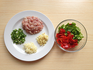 肉末<a href=/shicai/shucai/QieZi/index.html target=_blank><u>茄子</u></a>