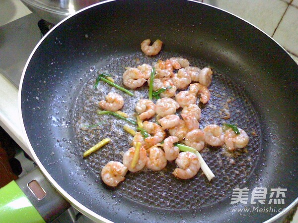 虾仁滑蛋的做法