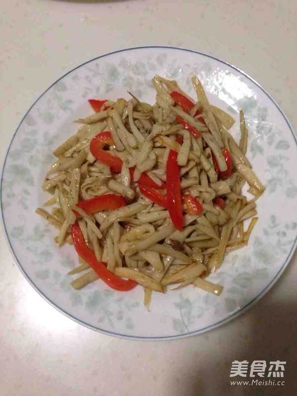 干煸<a href=/shicai/shucai/XingBaoGu/index.html target=_blank><u><a href=/shicai/guopin/Xing/index.html target=_blank><u>杏</u></a>鲍菇</u></a>的做法