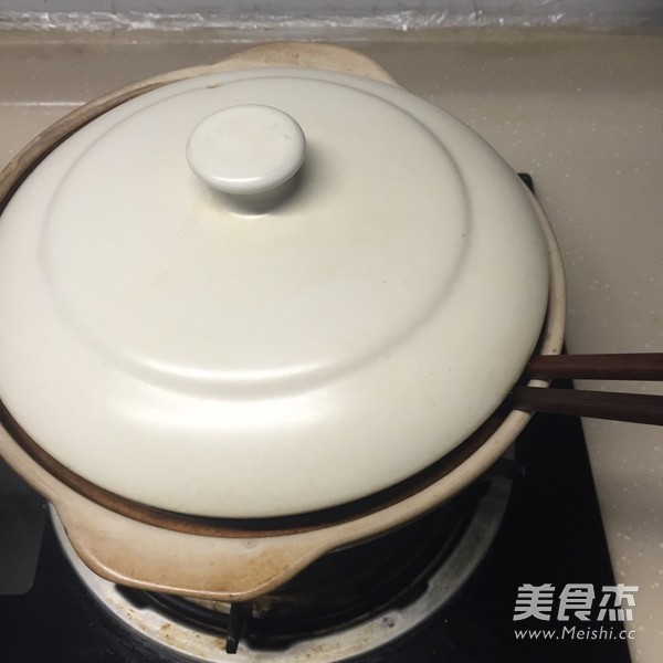 糖<a href=/shicai/diaoweipin/Cu/index.html target=_blank><u>醋</u></a><a href=/shicai/rouqin/PaiGu/index.html target=_blank><u>排骨</u></a>的做法