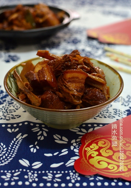 <a href=/shicai/mimian/GanSun/index.html target=_blank><u>干笋</u></a>红烧肉的做法