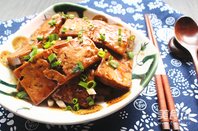 香煎<a href=/shicai/mimian/DouFu/index.html target=_blank><u>豆腐</u></a>的做法