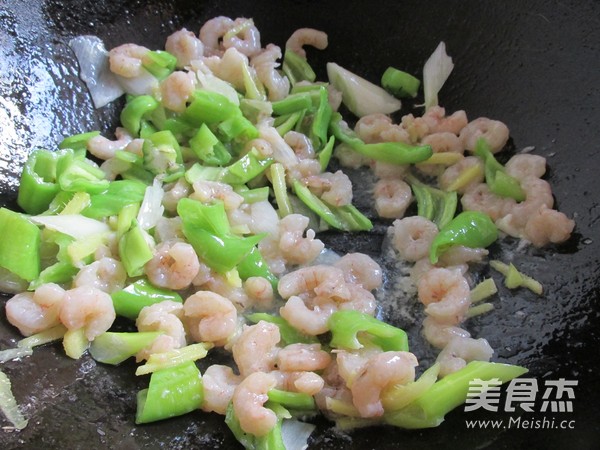 脆嫩鲜辣虾仁的做法