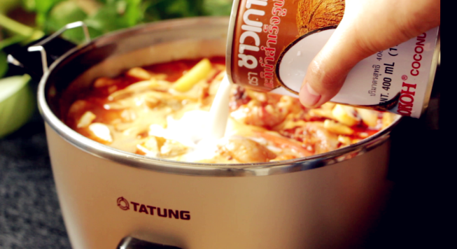 红咖喱鸡块烩杂蔬的做法