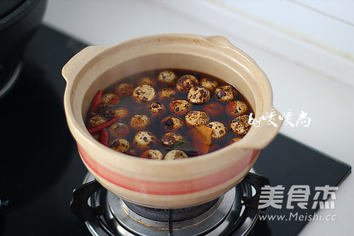 五香<a href=/shicai/rouqin/AnChun/index.html target=_blank><u>鹌鹑</u></a>蛋的做法