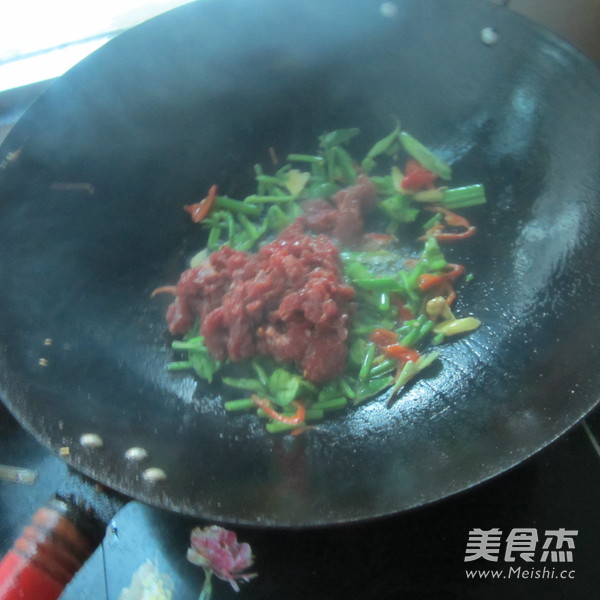 孜然啤酒<a href=/shicai/rouqin/NiuRou/index.html target=_blank><u>牛肉</u></a>的做法