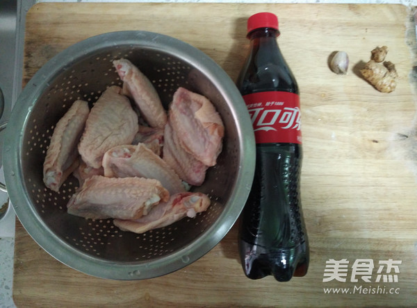 可乐<a href=/shicai/rouqin/JiChi/index.html target=_blank><u>鸡翅</u></a>的做法