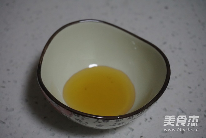 教你一刻钟做蜜汁<a href=/shicai/rouqin/JiChi/index.html target=_blank><u>鸡翅</u></a>的做法